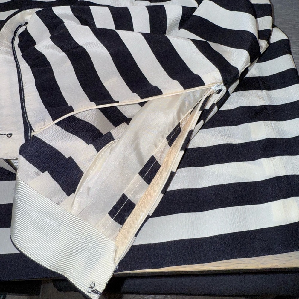 Emanuel Ungaro Black and White Midi Pencil Skirt - Picture 7 of 15